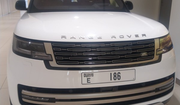 Range Rover HSE LWB P530 – 2023 White