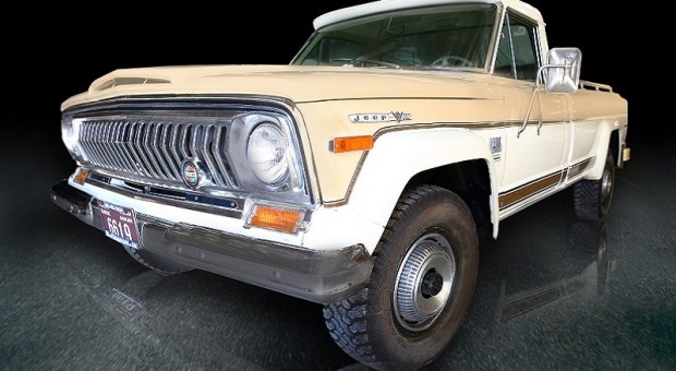 1973 Jeep J-4000